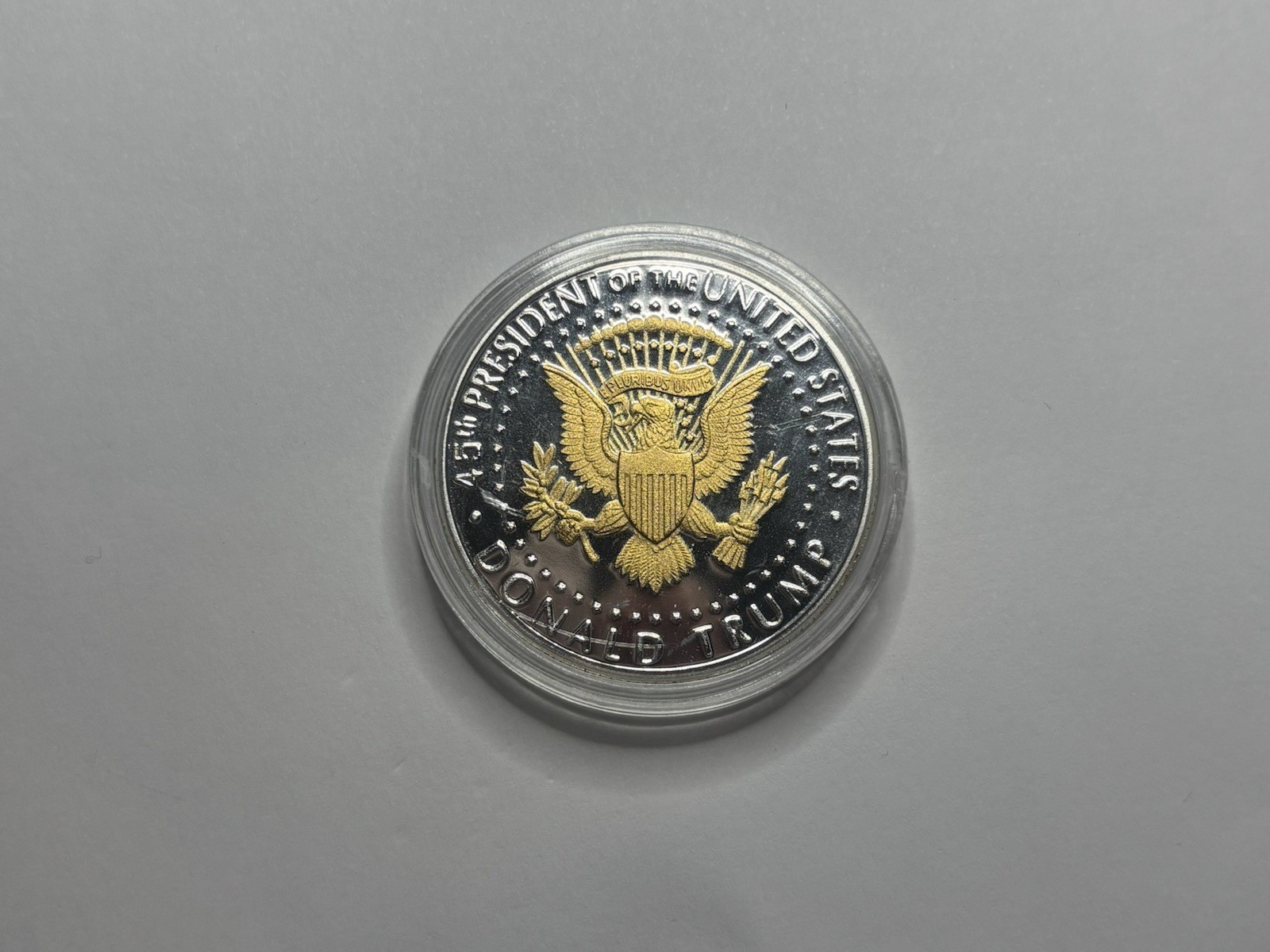 2020 Donald Trump Commemorative Coin Keep America Great – 74 Cents Shipping!!!